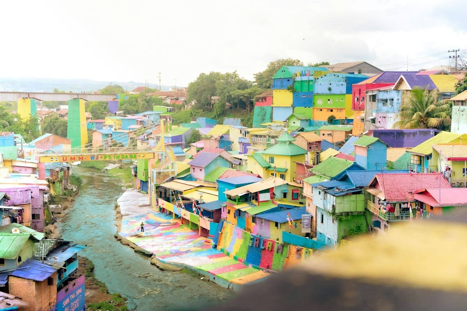 Kampung Warna-Warni di tepi Sungai Brantas, Malang
